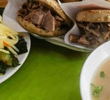 Braised Pork Belly in Flatbread