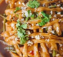 Stewed Spare Ribs with Green Beans and Steamed Bun