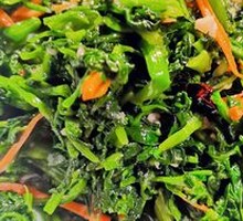 Cold-mixed wild vegetables