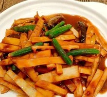 Stewed Spring Bamboo Shoots in Oil