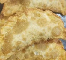 Fried Dumplings with Leek, Egg, and Vermicelli Filling