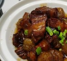 Glutinous Rice Balls with Braised Pork