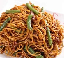 Pork Belly and Green Bean Stir-Fried Noodles