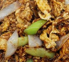 Sour Stir-Fried Egg with Wood Ear Mushrooms