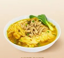 Golden Sour Cabbage Pork Noodles
