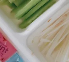 Cucumber and Hawthorn Strips with Green Onion