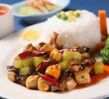 Sauce-Braised Chicken Rice Bowl