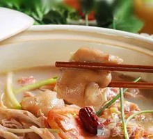 Pressure-Cooked Pig Trotter