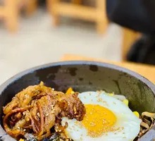 Grilled Beef Stone Pot Rice