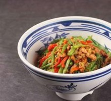 Braised Lentils with Shredded Pork Noodles
