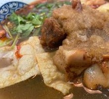 Braised Pork Trotter with Snail Noodles