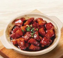 Braised Pork Belly in Clay Pot