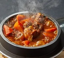 Braised Beef Brisket in Stone Pot