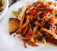 Stir-fried smoked bamboo shoots with preserved pork