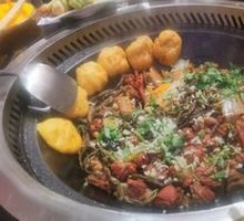 Stir-fried Free-range Chicken in Iron Pot