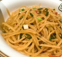 Stir-fried Potato Shreds with Garlic Chives Flowers