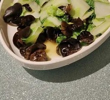 Braised Baby Bok Choy with Wood Ear Mushrooms