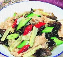 Wood Ear Mushroom and Pork Slices