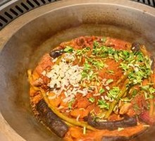 Stewed Pork Ribs in Iron Pot
