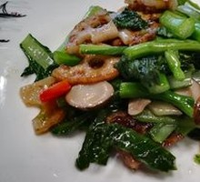 Lotus root stuffed with minced meat stir-fried with Chinese broccoli