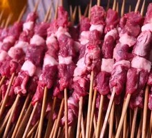 Charcoal-grilled Lamb Skewers
