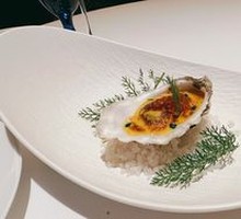 Oyster (Ginadou, Mitte, Mona)