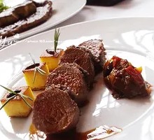 Lamb Chop with Wutacai and Tomato Lamb Gravy
