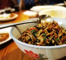 Hunan smoked bamboo shoot stir-fried with pork