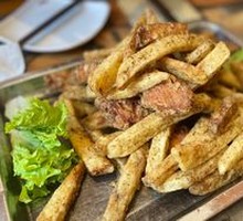 Garlic Chicken Wings & Fries