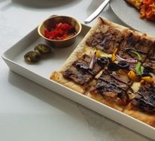 Tianfu Roasted Pork Elbow with Thin Pancakes