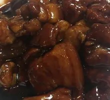 Braised Pork Belly in Clay Pot