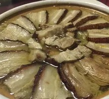 Sour Cabbage and Pork in Clay Pot