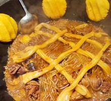 Stewed Goose in Iron Pot