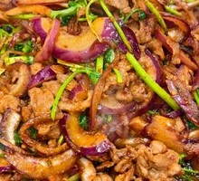 Beijing-style Grilled Meat on Iron Skillet