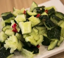 Spicy Garlic Cucumber Salad