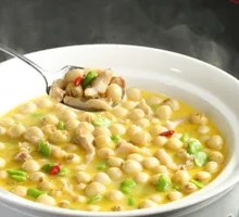 Cured Pig's Hoof Tendon with Broad Beans and Lotus Seeds