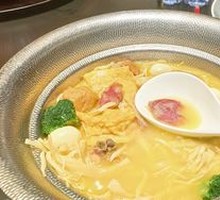 Hu Shi's Premium Hot Pot