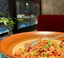 Xiang-Style Stir-Fried Beef with Green Peppers