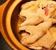 Old Chicken Soup with Stone Ear and Bamboo Forest
