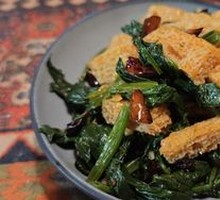 Spinach with Wheat Gluten Noodles