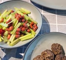 Handmade Beef Meatballs