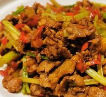 Stir-Fried Beef with Yellow Onion