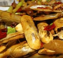 Spicy Stir-Fried Clams