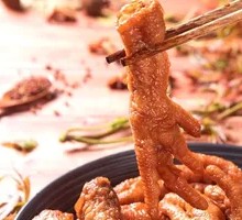 Spicy Five-Spice Chicken Feet in Fresh Soup