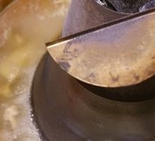 Mountain Spring Water Pot