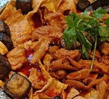 Snail Rice Noodles with Stinky Tofu and Pig Trotter Hot Pot