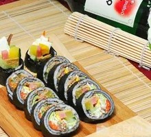 Shrimp with Fragrant Seaweed Rice Rolls