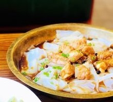 Braised Pork Ribs with Fermented Black Bean Sauce and Chencun Rice Noodles