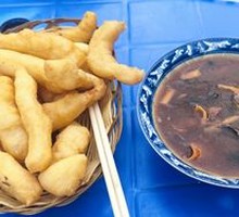 Spicy Soup with Fried Dough Sticks