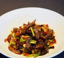 Stir-fried腊Pork Ear Tips